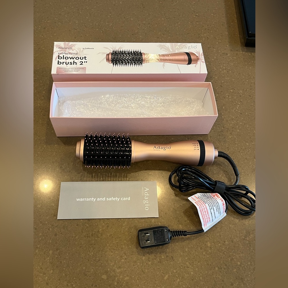 NEW Adagio California rose gold blowout 2-n-1 hot air 2” round brush styler.